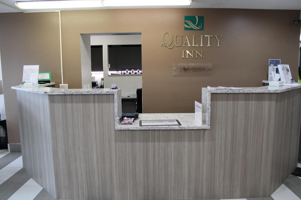 Quality Inn Mount Pleasant Exterior photo